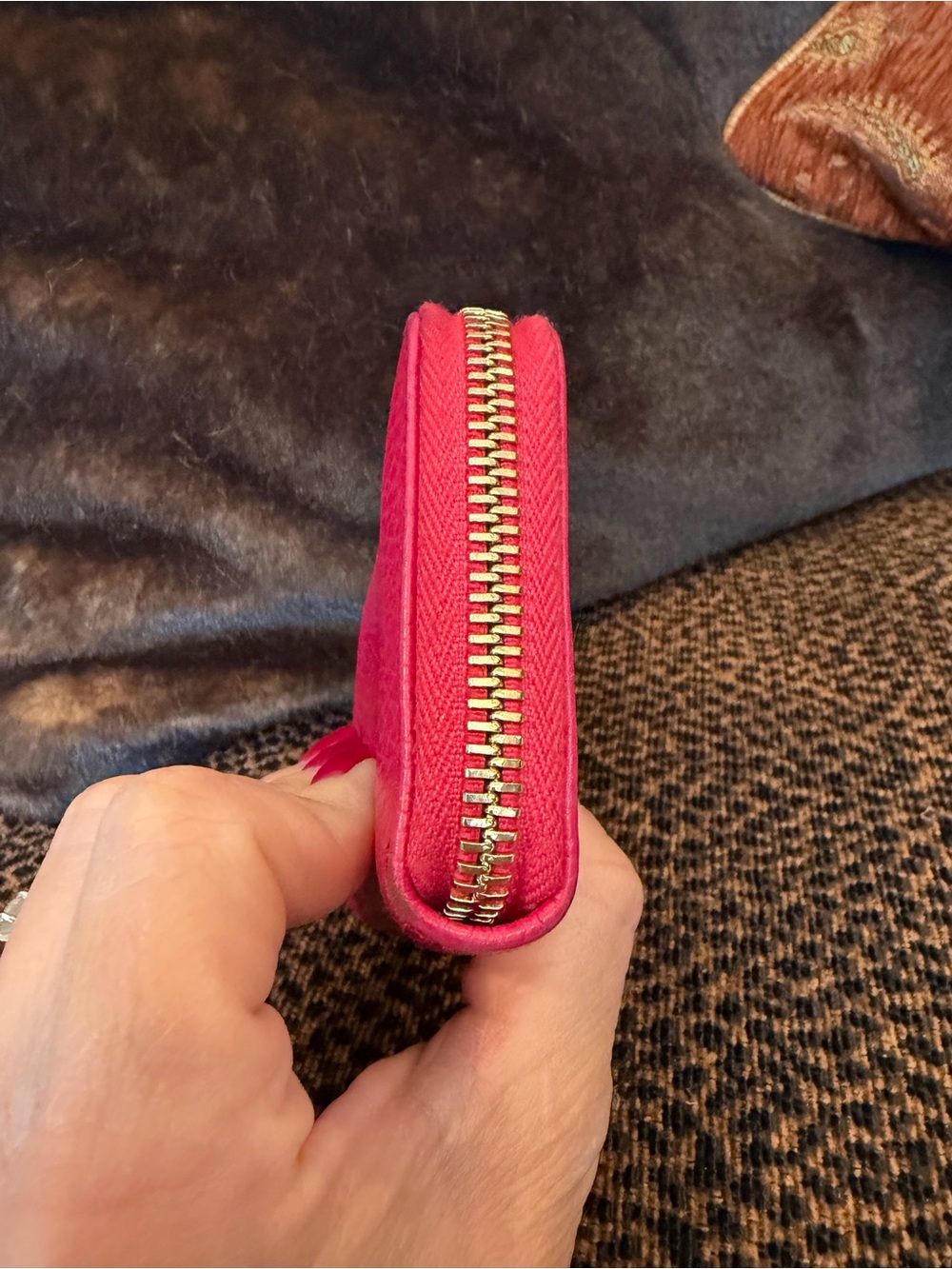 Gucci Hot Pink Leather Zip Around Compact Wallet with Gold Hardware and COA - Picture 9 of 17